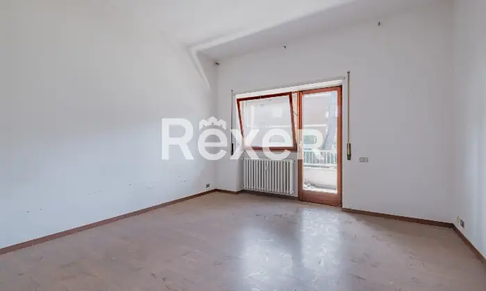 Rexer-Roma-MostaccianoEURQuadrilocale-con-terrazzo-e-due-box-Altro