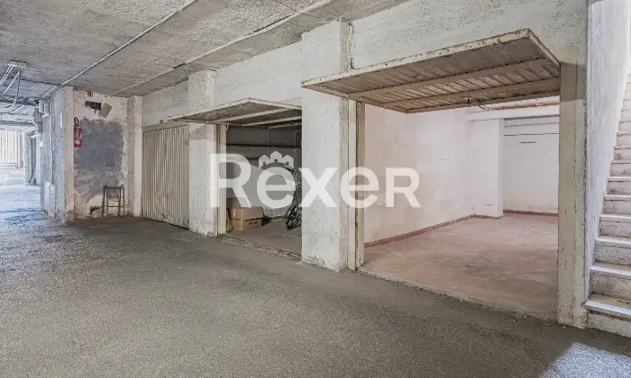 Rexer-Roma-MostaccianoEURQuadrilocale-con-terrazzo-e-due-box-Altro