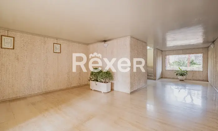 Rexer-Roma-MostaccianoEURQuadrilocale-con-terrazzo-e-due-box-Altro