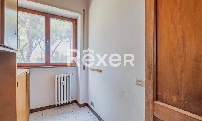 Rexer-Roma-MostaccianoEURQuadrilocale-con-terrazzo-e-due-box-Altro