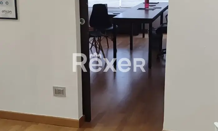 Rexer-Cosenza-Ufficio-con-ingresso-indipendente-in-stabile-con-ascensore-Altro