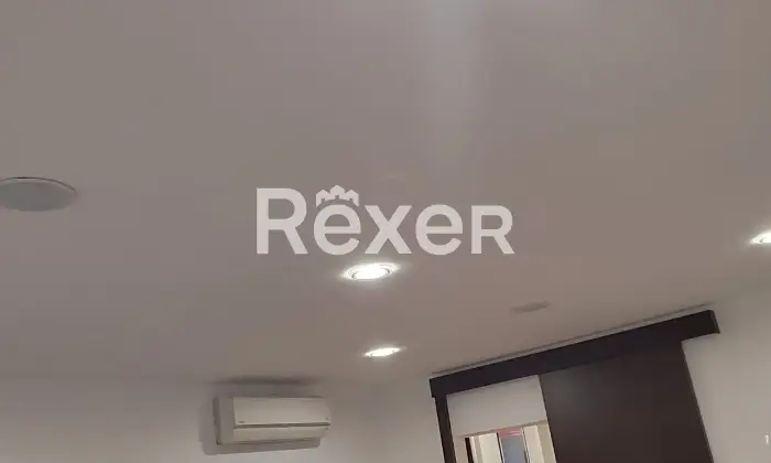 Rexer-Cosenza-Ufficio-con-ingresso-indipendente-in-stabile-con-ascensore-Altro