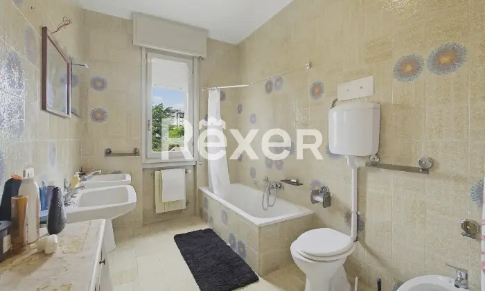 Rexer-Brescia-Plurilocale-con-box-auto-Altro