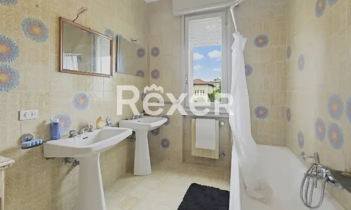 Rexer-Brescia-Plurilocale-con-box-auto-Altro
