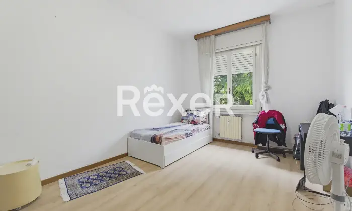 Rexer-Brescia-Plurilocale-con-box-auto-Altro