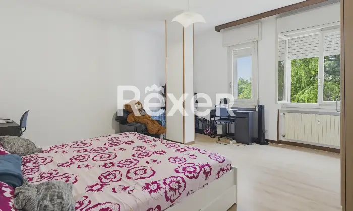 Rexer-Brescia-Plurilocale-con-box-auto-Altro