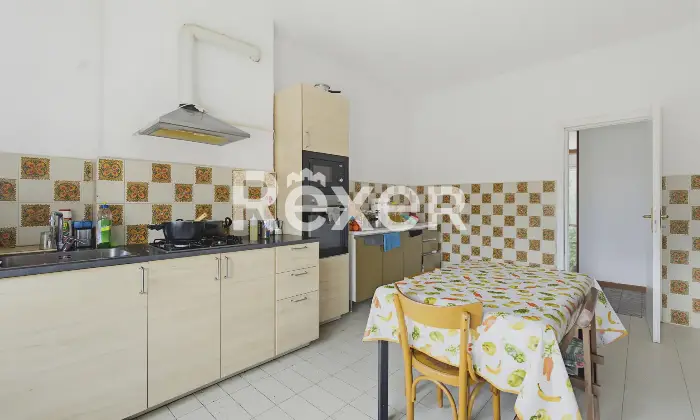 Rexer-Brescia-Plurilocale-con-box-auto-Altro