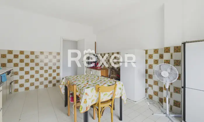 Rexer-Brescia-Plurilocale-con-box-auto-Altro