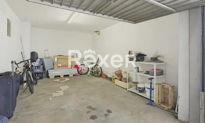 Rexer-Brescia-Plurilocale-con-box-auto-Altro