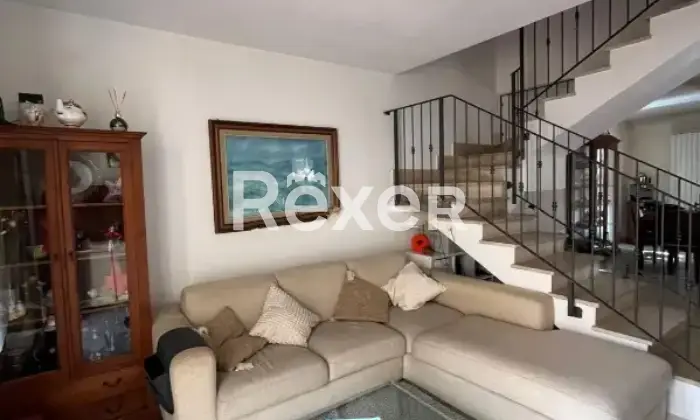 Rexer-Muros-Appartamento-su-due-piani-in-vendita-in-Via-Coghinas-a-Muros-Sala
