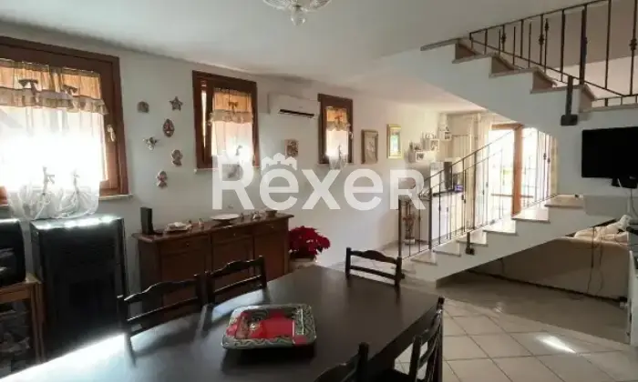 Rexer-Muros-Appartamento-su-due-piani-in-vendita-in-Via-Coghinas-a-Muros-Open-space