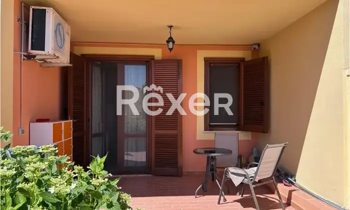 Rexer-Muros-Appartamento-su-due-piani-in-vendita-in-Via-Coghinas-a-Muros-Esterno