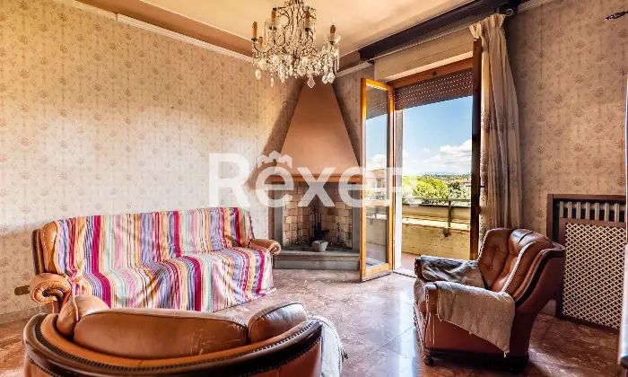 Rexer-Scandicci-Luminoso-vani-oltre-balcone-su-i-tre-lati-possibilit-acquisto-due-box-auto-Altro