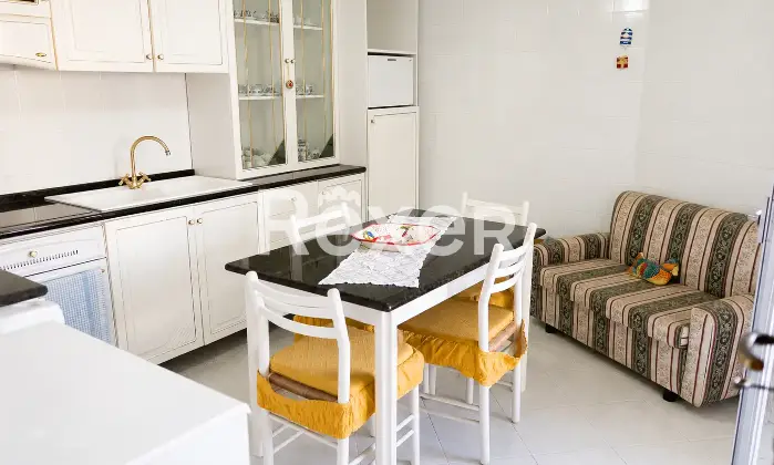 Rexer-Trapani-Luminoso-appartamento-con-ampio-salone-e-studio-Altro