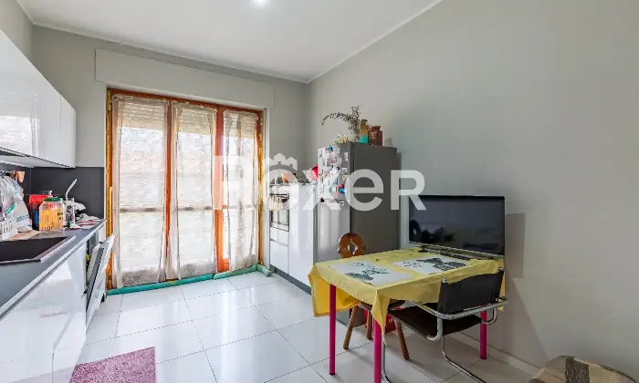 Rexer-Diano-dAlba-Casa-indipendente-con-ampio-giardino-e-autorimesse-Altro