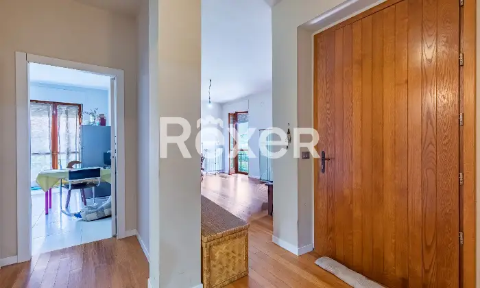 Rexer-Diano-dAlba-Casa-indipendente-con-ampio-giardino-e-autorimesse-Altro