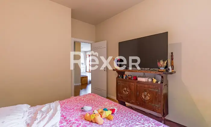 Rexer-Diano-dAlba-Casa-indipendente-con-ampio-giardino-e-autorimesse-Altro