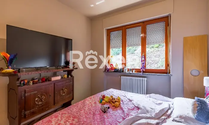 Rexer-Diano-dAlba-Casa-indipendente-con-ampio-giardino-e-autorimesse-Altro