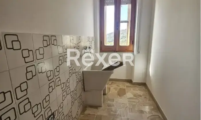 Rexer-Bolotana-Vendesi-appartamento-con-posto-auto-coperto-Via-Lei-Bolotana-NU-Altro