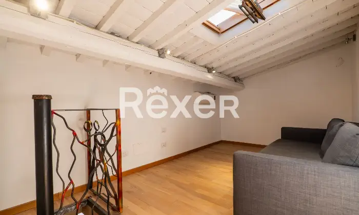 Rexer-FIRENZE-San-Jacopino-in-strada-tranquilla-palazzo-depoca-trilocale-con-terrazza-Altro