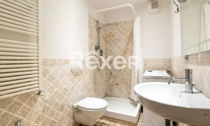 Rexer-FIRENZE-San-Jacopino-in-strada-tranquilla-palazzo-depoca-trilocale-con-terrazza-Altro