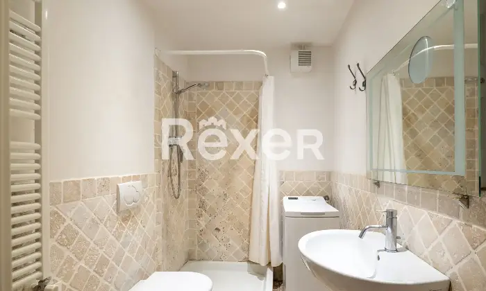 Rexer-FIRENZE-San-Jacopino-in-strada-tranquilla-palazzo-depoca-trilocale-con-terrazza-Altro