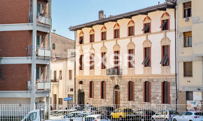 Rexer-FIRENZE-San-Jacopino-in-strada-tranquilla-palazzo-depoca-trilocale-con-terrazza-Altro
