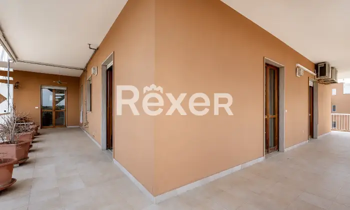 Rexer-Bari-Ampio-appartamento-di-sei-vani-oltre-accessori-in-vendita-in-Via-Giuseppe-Petraglione-Altro