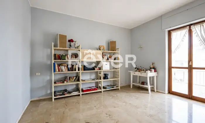 Rexer-Bari-Ampio-appartamento-di-sei-vani-oltre-accessori-in-vendita-in-Via-Giuseppe-Petraglione-Altro