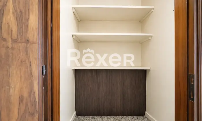 Rexer-Bari-Ampio-appartamento-di-sei-vani-oltre-accessori-in-vendita-in-Via-Giuseppe-Petraglione-Altro