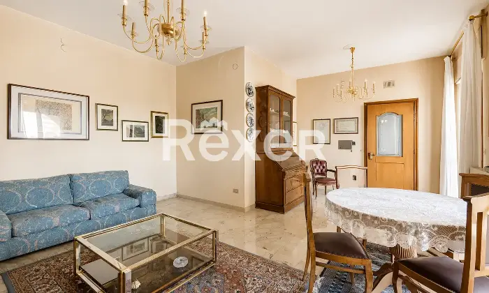 Rexer-Bari-Ampio-appartamento-di-sei-vani-oltre-accessori-in-vendita-in-Via-Giuseppe-Petraglione-Altro