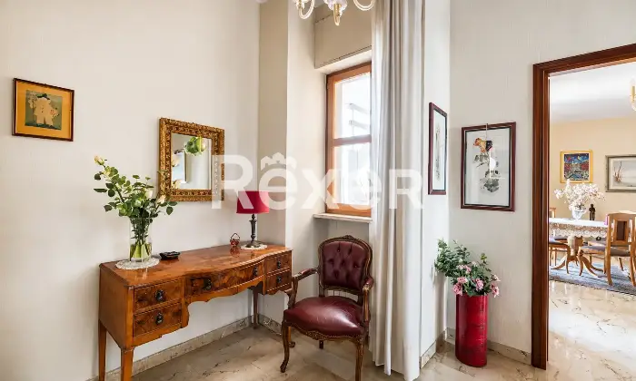 Rexer-Bari-Ampio-appartamento-di-sei-vani-oltre-accessori-in-vendita-in-Via-Giuseppe-Petraglione-Altro