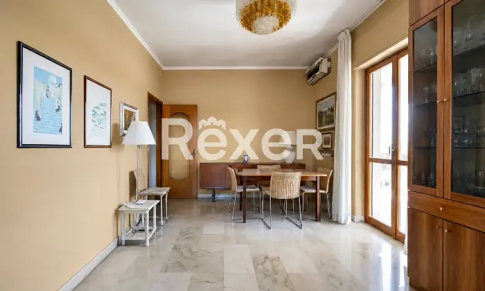 Rexer-Bari-Ampio-appartamento-di-sei-vani-oltre-accessori-in-vendita-in-Via-Giuseppe-Petraglione-Altro