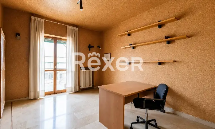 Rexer-Bari-Ampio-appartamento-di-sei-vani-oltre-accessori-in-vendita-in-Via-Giuseppe-Petraglione-Altro