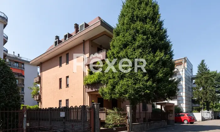Rexer-Paderno-Dugnano-ATTICO-DI-AMPIA-METRATURA-SU-DUE-LIVELLI-Altro
