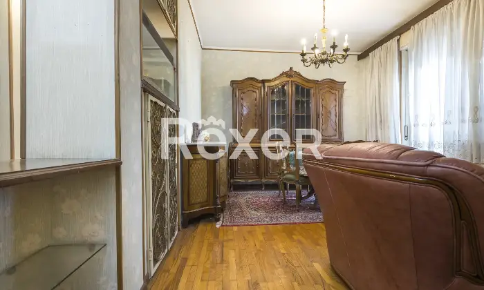 Rexer-Torino-APPARTAMENTO-AL-SECONDO-PIANO-Altro