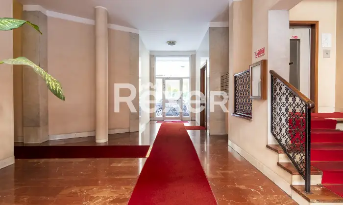 Rexer-Milano-Trilocale-con-balconi-tra-Farini-e-Isola-Altro