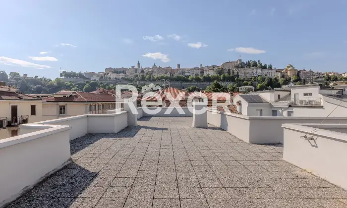 Rexer-Bergamo-appartamento-con-terrazza-panoramica-e-posto-auto-privato-Altro