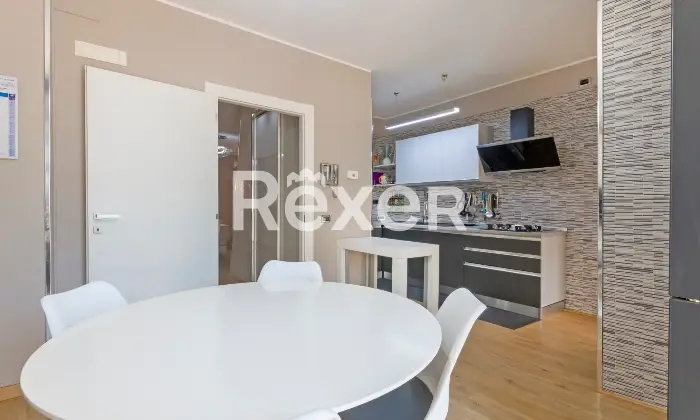 Rexer-Taranto-AMPIO-APPARTAMENTO-CLASSE-C-GREEN-FINEMENTE-ARREDATO-CON-TERRAZZO-ABITABILE-E-PERGOTENDA-Altro