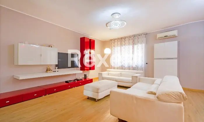 Rexer-Taranto-AMPIO-APPARTAMENTO-CLASSE-C-GREEN-FINEMENTE-ARREDATO-CON-TERRAZZO-ABITABILE-E-PERGOTENDA-Altro