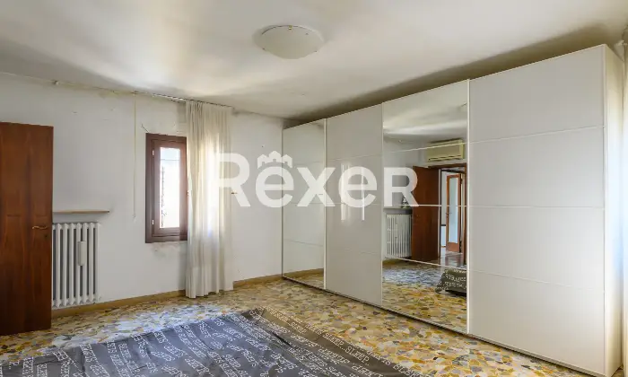 Rexer-Venezia-Ampio-appartamento-con-magazzino-nel-cuore-del-Sestiere-Castello-Altro