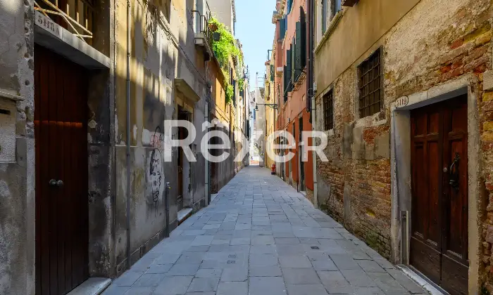 Rexer-Venezia-Ampio-appartamento-con-magazzino-nel-cuore-del-Sestiere-Castello-Altro