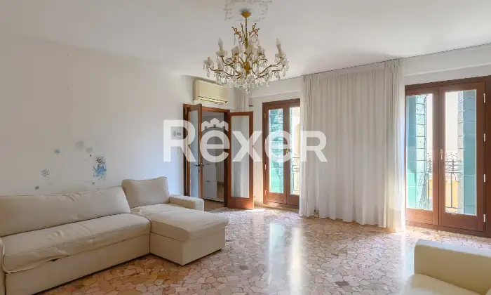 Rexer-Venezia-Ampio-appartamento-con-magazzino-nel-cuore-del-Sestiere-Castello-Altro