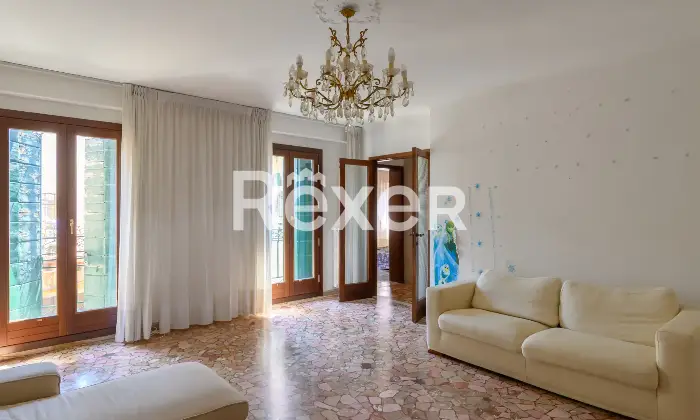 Rexer-Venezia-Ampio-appartamento-con-magazzino-nel-cuore-del-Sestiere-Castello-Altro