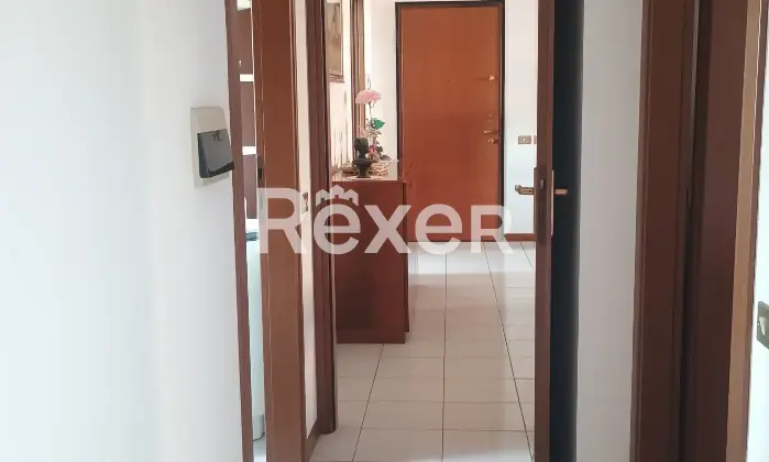 Rexer-Mariano-Comense-Trilocale-con-box-a-pochi-passi-dal-centro-Altro