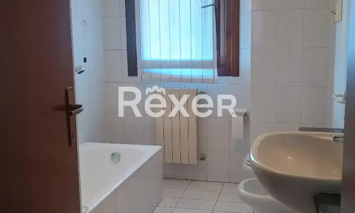 Rexer-Mariano-Comense-Trilocale-con-box-a-pochi-passi-dal-centro-Altro