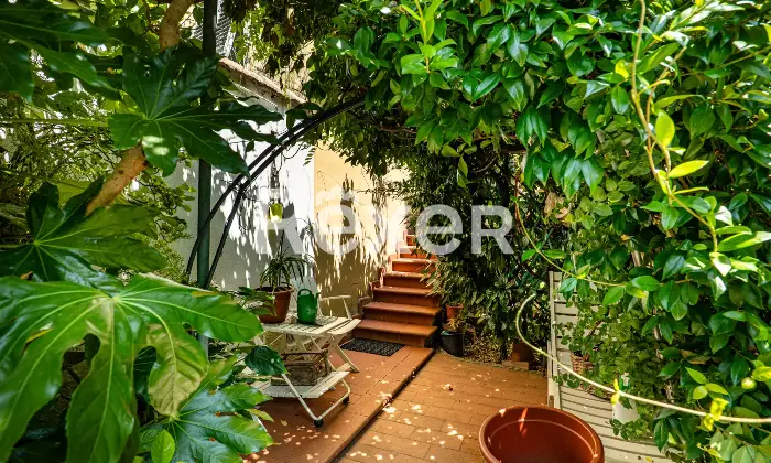 Rexer-Firenze-Santo-Spirito-NUDA-PROPRIETA-vani-oltre-giardino-e-cantina-Altro