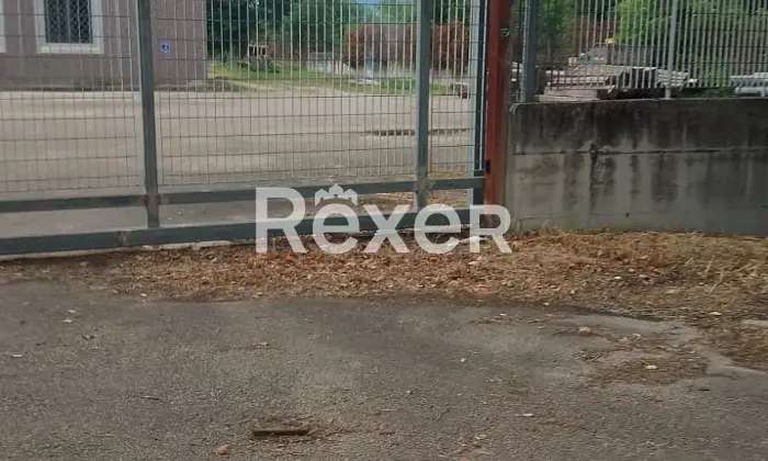 Rexer-dragoni-Propriet-industriale-con-due-capannoni-indipendenti-e-ampio-piazzale-Altro
