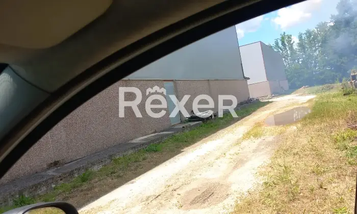 Rexer-dragoni-Propriet-industriale-con-due-capannoni-indipendenti-e-ampio-piazzale-Altro