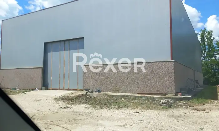 Rexer-dragoni-Propriet-industriale-con-due-capannoni-indipendenti-e-ampio-piazzale-Altro